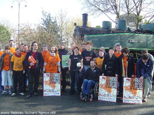 Ar Redadeg des bénévoles prêts à mouiller le maillot orange!