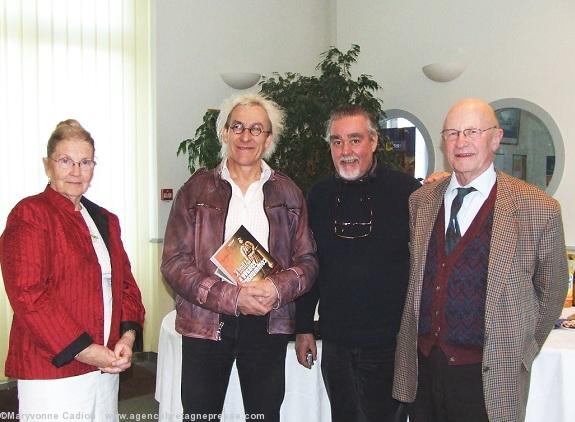 Ulla Lainé ; Jean-Louis Jossic ; Daniel Couturier des éditions Cheminements ; Yves Lainé. Ulla Lainé ; Jean-Louis Jossic ; Daniel Couturier des éditions Cheminements ; Yves Lainé.