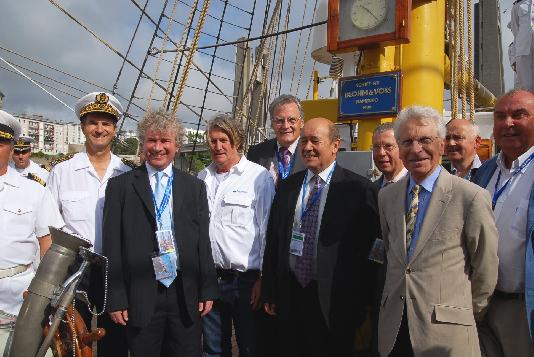 À bord du <i>Mircea</i>. À dr. Pierre Maille. À l'arrière plan Jacques Sévellec.