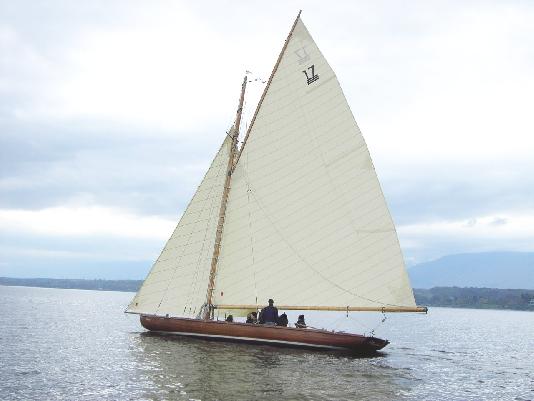 Le <i>Phoebus II</i>. Photo de www.nautischool.ch. Le <i>Phoebus II</i>. Photo de www.nautischool.ch.