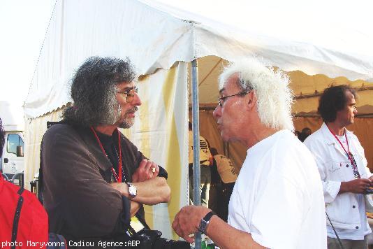 Coulisses : J.-L. Jossic avec Gérard Simon du site http://culture.celtie.free.fr/reportages.htm en presqu\'île de Guérande. Coulisses : J.-L. Jossic avec Gérard Simon du site http://culture.celtie.free.fr/reportages.htm en presqu\'île de Guérande.