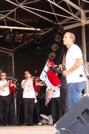 Le Bagad de Nantes. Gros plan sur Anthony Jezequel un des jeunes de <i>“la bande des drôles”</i>. Le Bagad de Nantes. Gros plan sur Anthony Jezequel un des jeunes de <i>“la bande des drôles”</i>.