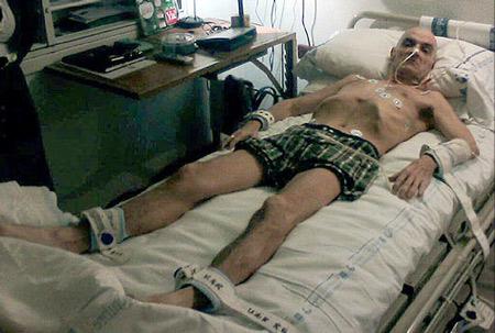 Inaki de Juana Chaos shackled to his hospital bed while on a hunger strike last year.