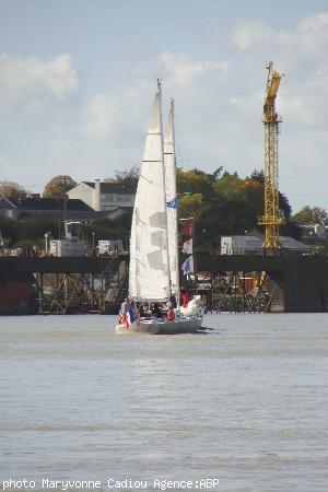 Pen Duick V masque Pen Duick II. Pen Duick V masque Pen Duick II.