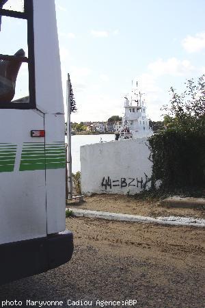 Un <i>tag</i> 44=BZH sur le muret comme on en voit beaucoup en Loire-Atlantique. Un <i>tag</i> 44=BZH sur le muret comme on en voit beaucoup en Loire-Atlantique.