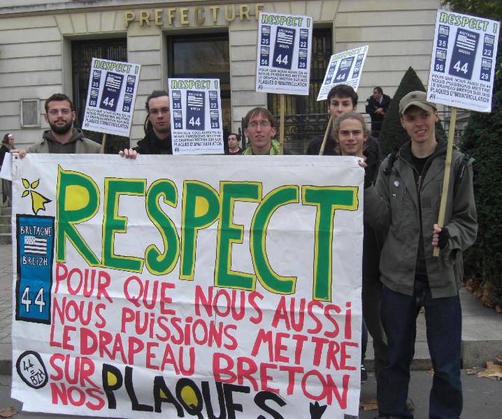 Une délégation du collectif 44=Breizh a été reçue par la préfecture pour évoquer l\'affaire des plaques d\'immatriculation.