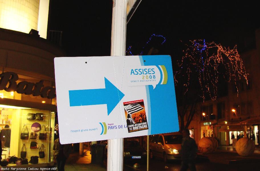 La pancarte avait été retournée... La pancarte avait été retournée...