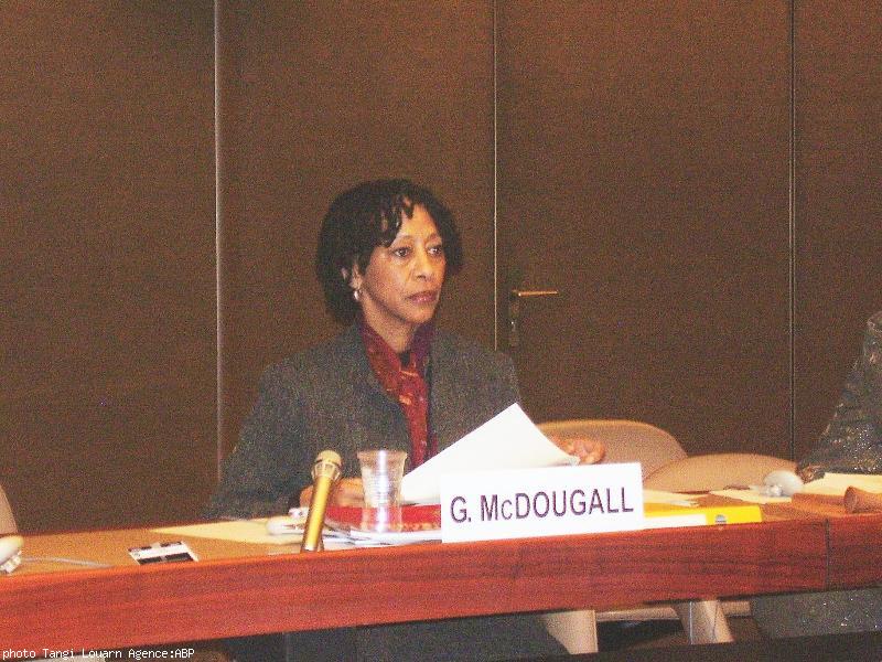 Madame Gay McDougall à Genève.