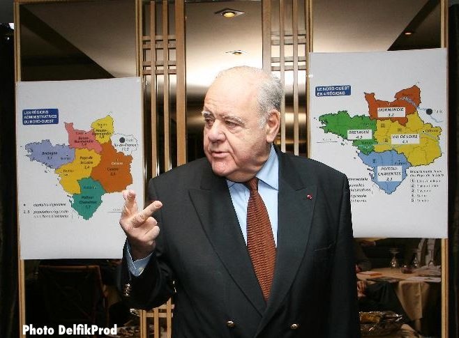 Mot d\'accueil du cuisinier Jacques Le Divellec aux journalistes.