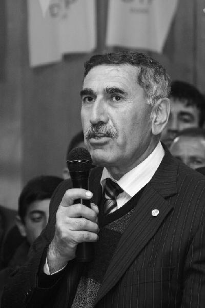 Dr Fafil Bedirhanoglu
candidat DTP à Hakkari