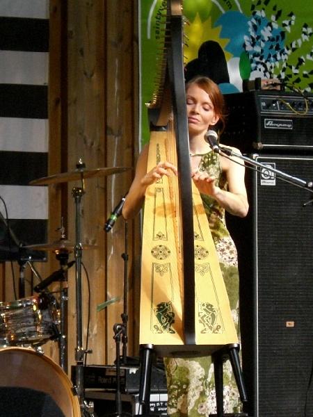 Gwenael Kerleo harpiste bretonnante Gwenael Kerleo harpiste bretonnante