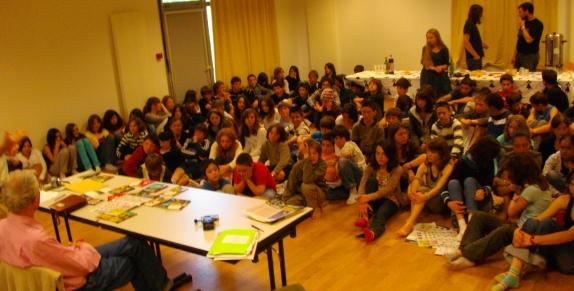 Yann Gerven rencontrant les collégiens du skolaj Diwan bro
Dreger