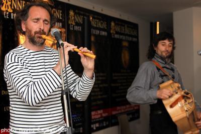 Alain Simon l\'auteur-compositeur de ce concert et Laurent Tixier