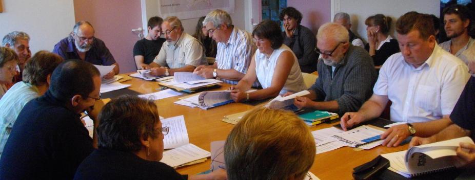 Les élus du conseil municipal et les adhérents d\'Ellé vivante