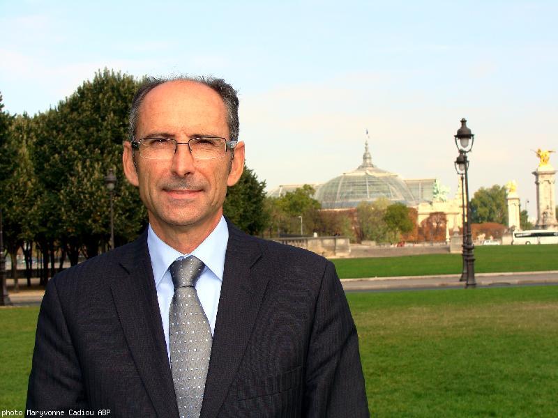Paul Loret esplanade des Invalides à la sortie de la conférence de
presse de Bretagne Réunie le 29 septembre à Paris.