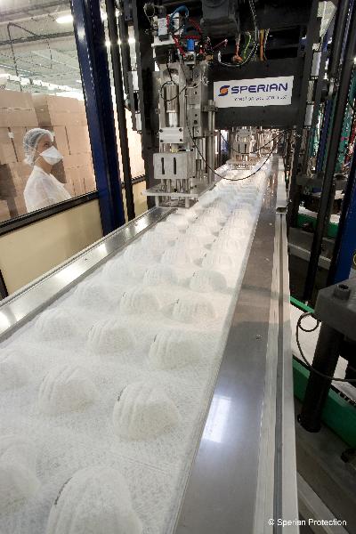 Une ligne de production de Sperian sur le site de Plaintel