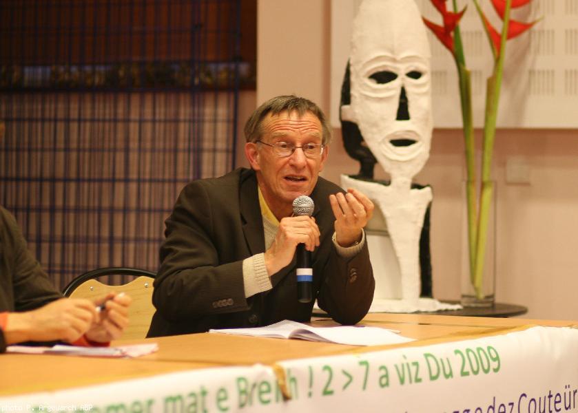 Tangi Louarn vice-président du Conseil Culturel de Bretagne et président de Ti ar Vro à Quimper où se déroulait le débat