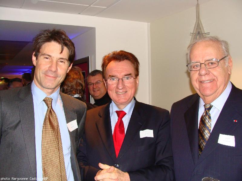 Ronan Chastellier journaliste économiste au Figaro et auteur de “La Tendançologie”. Louis Le Duff président-fondateur du Groupe Le Duff (La Brioche Dorée...). Jacques Le Divellec de son restaurant parisien après le Yachtman Ronan Chastellier journaliste économiste au Figaro et auteur de “La Tendançologie”. Louis Le Duff président-fondateur du Groupe Le Duff (La Brioche Dorée...). Jacques Le Divellec de son restaurant parisien après le Yachtman