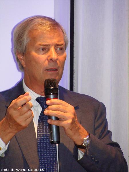 “30 ans à la tête du groupe. 24 mauvaises années et 6 bonnes...” Il nous parle aussi de la Fondation de la deuxième chance qu\'il a créée avec le Groupe. Elle aide 200 personnes. “30 ans à la tête du groupe. 24 mauvaises années et 6 bonnes...” Il nous parle aussi de la Fondation de la deuxième chance qu\'il a créée avec le Groupe. Elle aide 200 personnes.