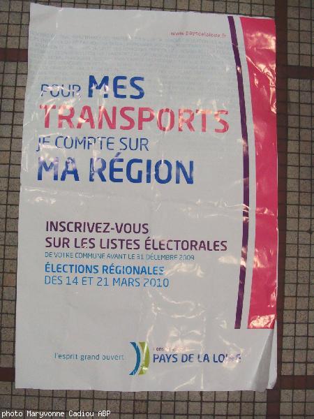 “Je Compte Sur ma Région”. Pour mes Transports. Affiche décembre 2009. “Je Compte Sur ma Région”. Pour mes Transports. Affiche décembre 2009.