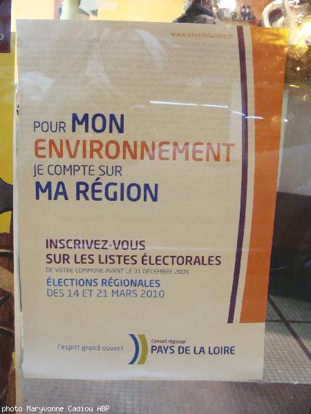 “Je Compte Sur ma Région”. Pour mon Environnement. Affiche décembre 2009. “Je Compte Sur ma Région”. Pour mon Environnement. Affiche décembre 2009.