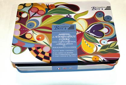 Le coffret "Apprenez la Broderie d'Art".