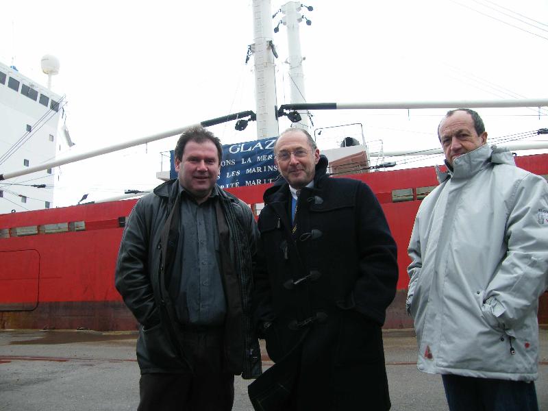 Jean-paul Hellequin président de Mor Glaz entouré de Christian Troadec et de Bernez Géléoc.