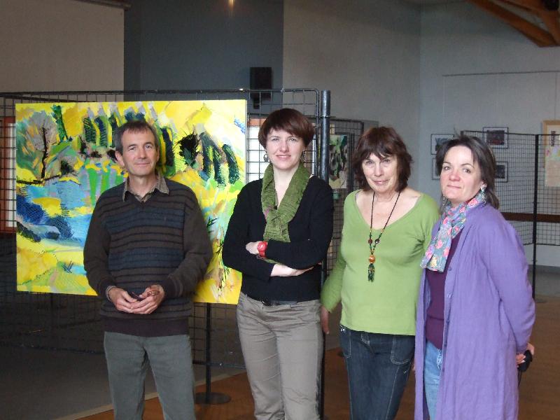 Les artistes et installateurs de l\'exposition. De g. à dr. : Pierre Hurteaux ; Nolwenn Le Guillou ; Joanna MacKenzie-Farmer et Nikol Ryan. Photo Maison du Patrimoine de Locarn.