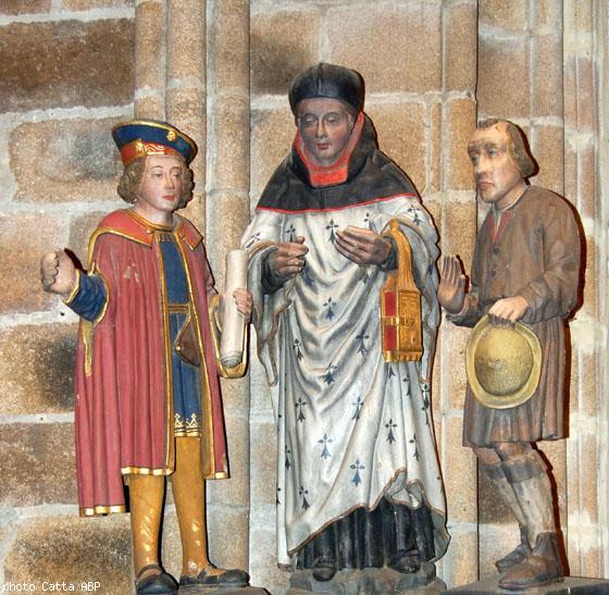 Saint Yves herminé rendant la justice entre le riche et le pauvre. Église Saint Yves du bourg de Minihy-Tréguier XVe siècle.