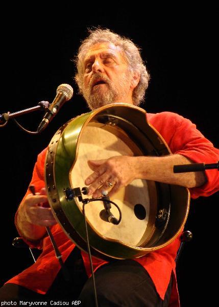 Gilles Servat en concert le 17 décembre 2008.