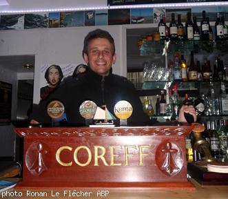 Thierry Gonce heureux patron du Nominoë Breizh Tavarn à Paris.