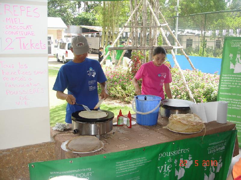 Exposition et dégustation de produits bretons irlandais écossais importés ou produits sur place au Vietnam. Exposition et dégustation de produits bretons irlandais écossais importés ou produits sur place au Vietnam.