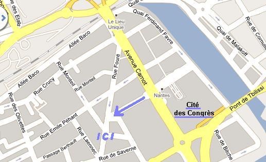 Plan d\'accès. En face de la cité des Congrès prendre la <b>rue de Jemmapes</b> (flèche bleue). Puis tourner à gauche dans la rue Fouré.
