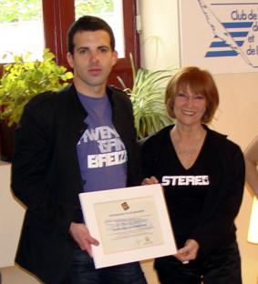 Ronan de Dieulveult créateur de STERED a reçu en début d\'année des mains de Léna Louarn le label \"Ya d\'ar Brezhoneg\" .