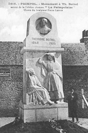 L\'immense monument à Théodore Botrel à Paimpol. Sculpture de Pierre Lenoir. L\'immense monument à Théodore Botrel à Paimpol. Sculpture de Pierre Lenoir.