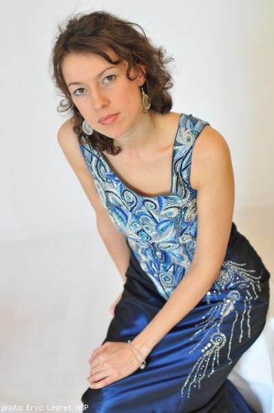 Gwennyn a des faux airs de sirène dans cette tenue conçue par
Pascal Jaouen