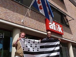 Rencontre avec Henk Wolf de l\'organisation \"Afûk\" qui édite des 
ouvrages en frison - Meeting with Henk Wolf. Afûk organisation 
publish many works in frisian language.