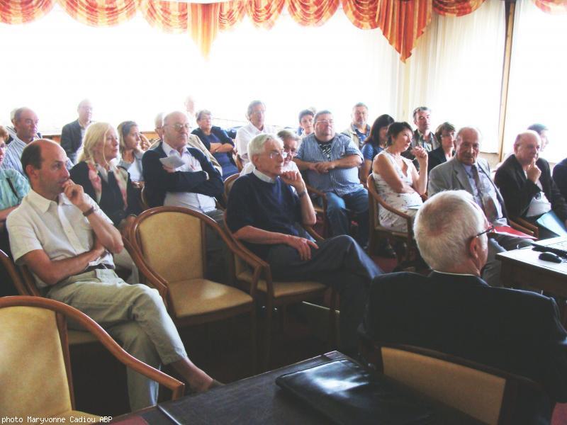 Une partie de l'assistance le matin. Une partie de l'assistance le matin.