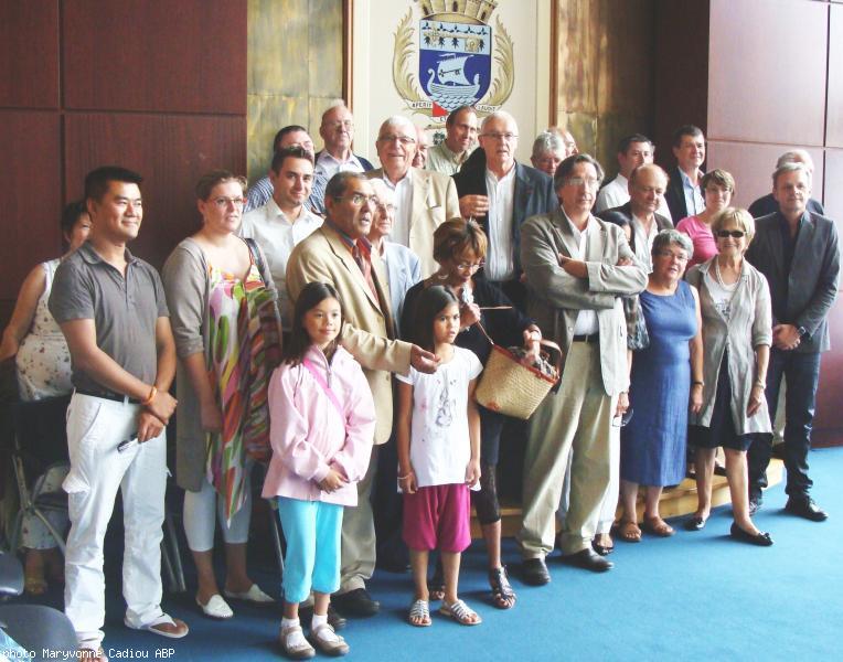Photo de groupe à la Mairie de Saint-Nazaire. Photo de groupe à la Mairie de Saint-Nazaire.