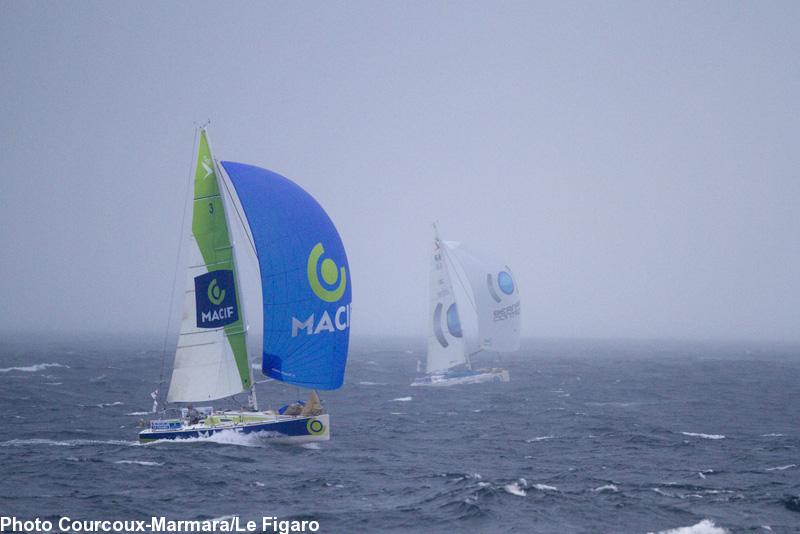 François Gabart prétend encore à la victoire d\'étape à Cherbourg
derrière Armel Le Cleac\'h en tête mercredi matin.