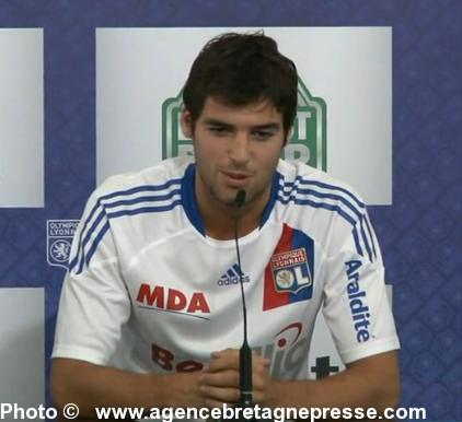 Le Breton de 24 ans donne sa première conférence de presse à
Lyon.