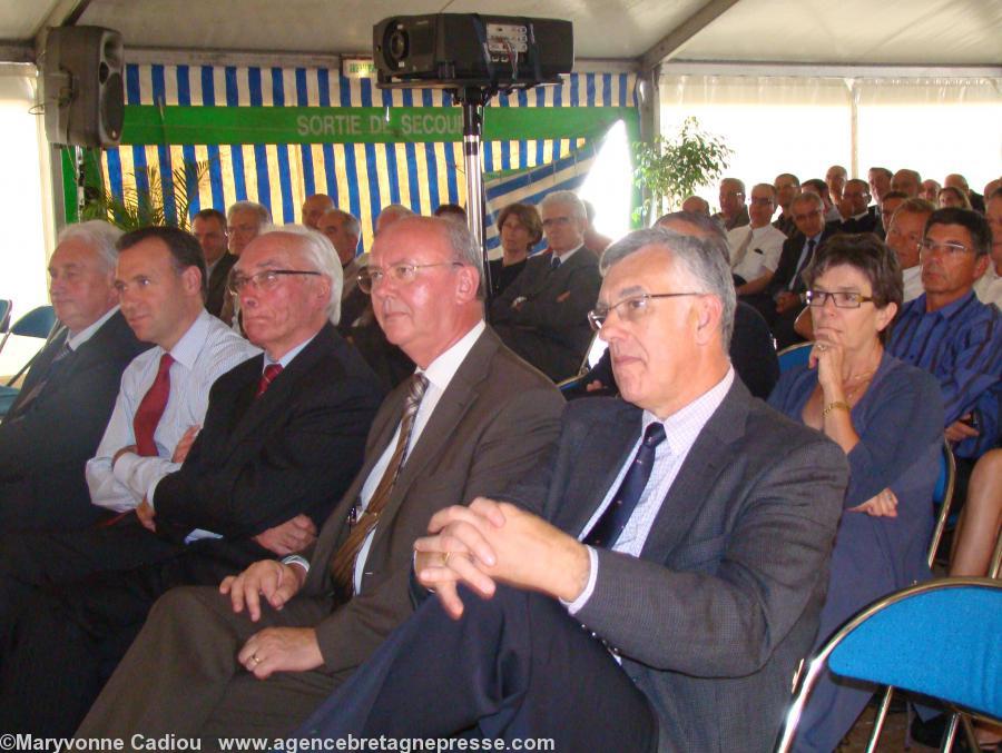 De dr. à g.<br>
– Alain Malgogne président de l'Adic ;<br>
– Bernard Douaud maire de Soudan et conseiller général du canton de Châteaubriant ; <br>
– Célestin Deroche président du Comité de la Foire de Béré et président de la Communauté de communes d