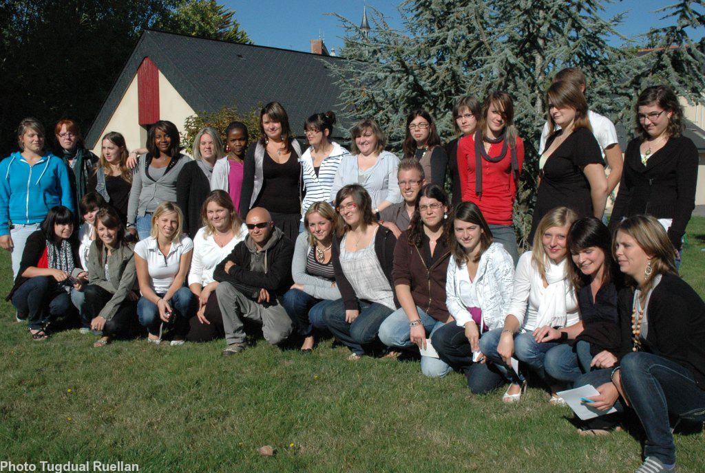 Les élèves du lycée professionnel Saint-Yves de Bain-de-Bretagne s\'engagent  autour de Guizmo  dans une école sans racisme ni discrimination.