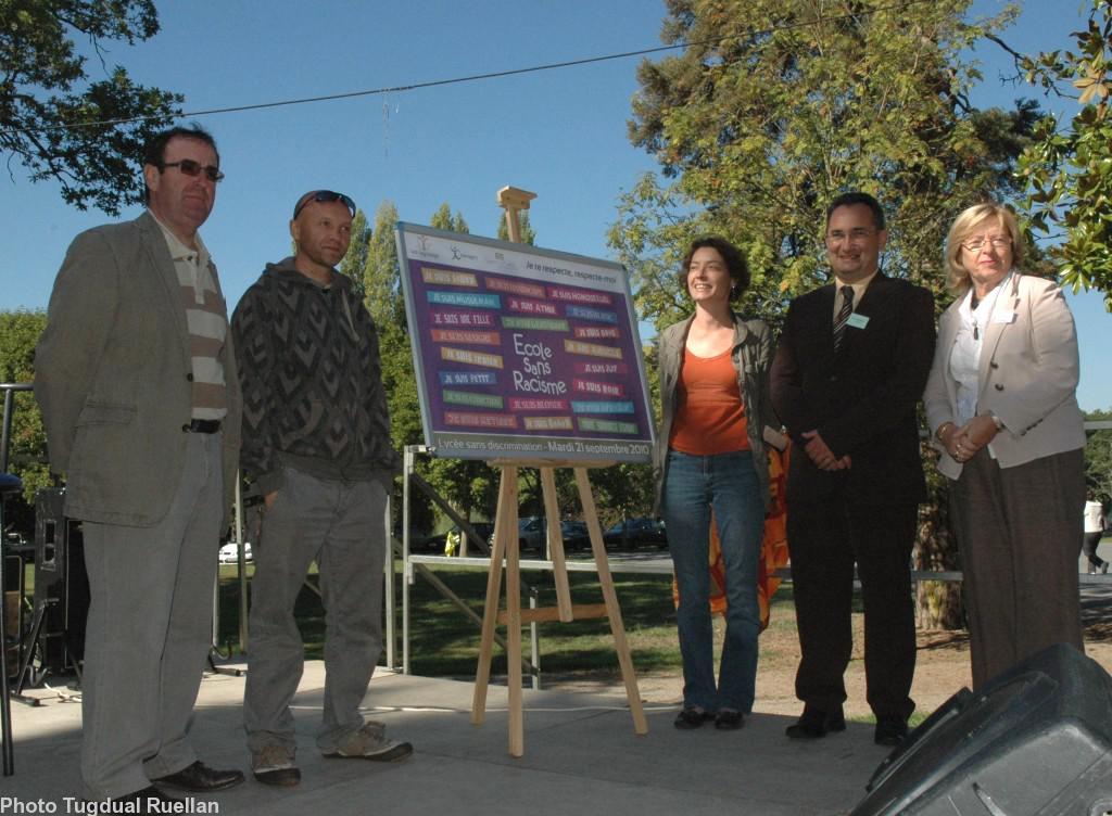 De gauche à droite : Yves Thébault  Guizmo  Alice Naturel  Eric Georges et Françoise Lestien.