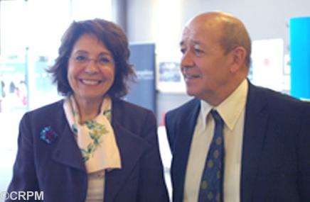 Le nouveau président de la CRPM Jean-Yves Le Drian et le
commissaire européen Maria Damanaki