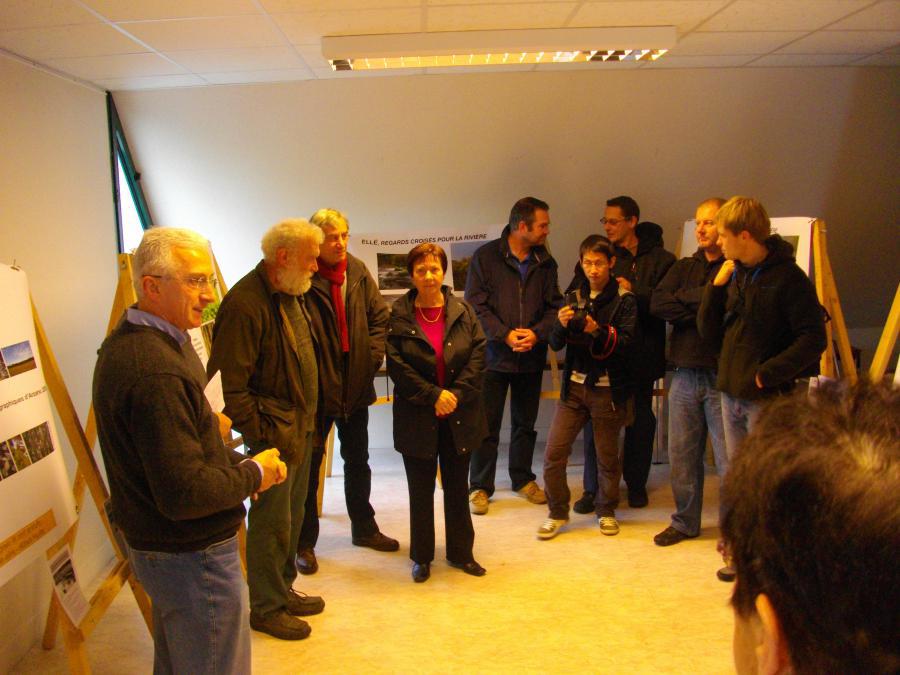 Vernissage de l\'exposition dans la salle de la Mairie d\'Arzano