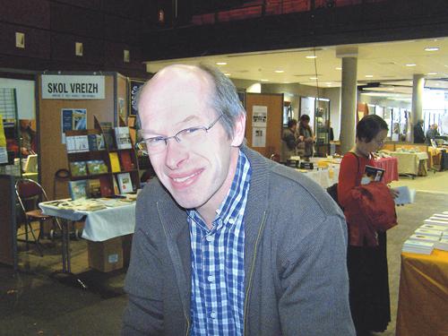 Gant Riwall Huon eo aet Priz Kêr-Garaez evit e zanevell Ar c\'hazh triliv hag al labous garzh.