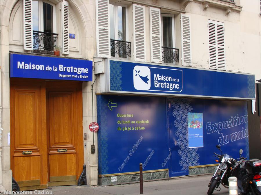 La Maison de la Bretagne 8 rue de l\'Arrivée 
s\'est agrandie du local sur la rue.