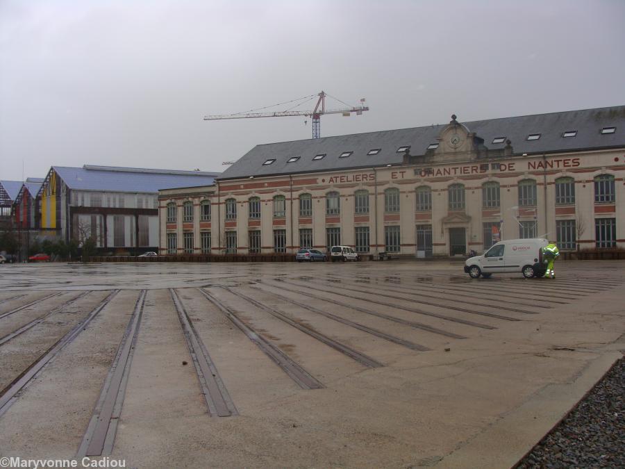 Les bureaux et ce qui reste de quelques ateliers devenus les Nefs pour les Machines de l\'Île. 24 fév. 2010.