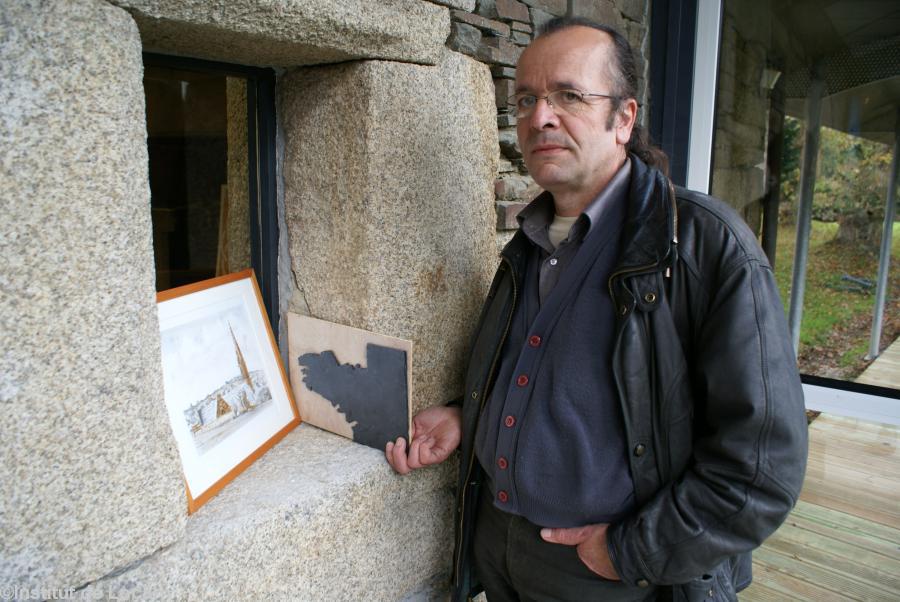 Joël Gendreau expose à l\'Institut de Locarn des aquarelles réalisées à partir de pigments d\'ardoises du Centre Ouest Bretagne.
